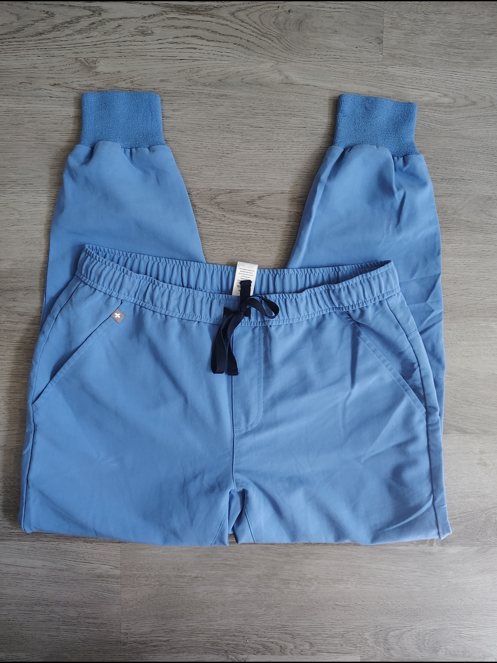 Figs Women's Light Blue Scrub Joggers. Size Medium - Short